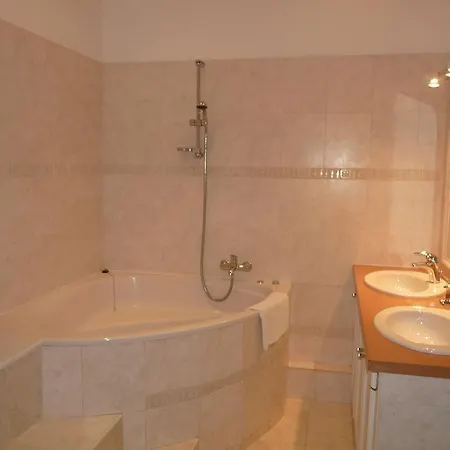 Le Cerf Delux Appartement *